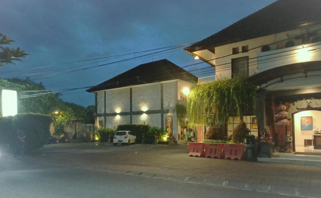 Catur Adi Putra Hotel Denpasar Esterno foto